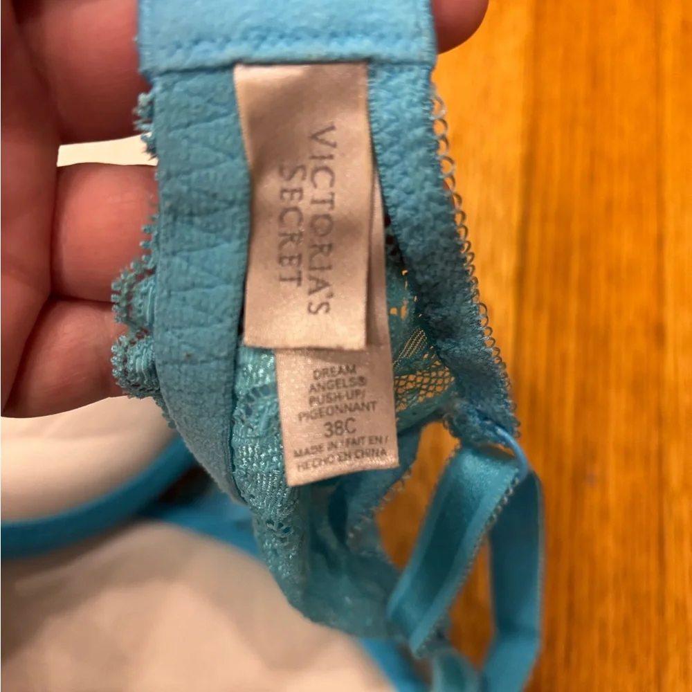 Victoria's Secret Dream Angels Blue and Cream Lace Push-Up Bra - Picture 4 of 4